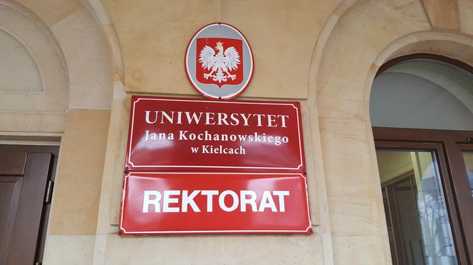 Studenci Uniwersytetu Jana Kochanowskiego wracają na uczelnię. Ale nie wszyscy 