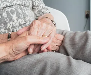 Metoda na policjanta nadal działa! Seniorka straciła 85 tysięcy złotych