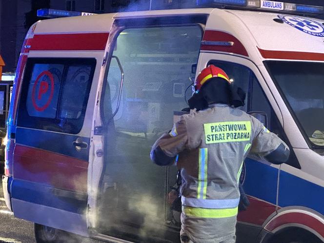 Warszawa. Karetka płonęła na Żoliborzu. W akcji straż pożarna!