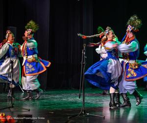 Jesienny koncert Zespołu Pieśni i Tańca Świerczkowiacy w Centrum Sztuki Mościce