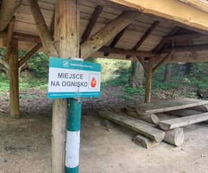 W lachach jest bardzo sucho. Uważajmy z ogniem! Leśnicy ostrzegają