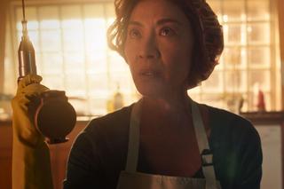 Efektowne walki, tajemniczy zabójca i czarny humor. Nowy serial z Michelle Yeoh zmierza na Netfliksa!