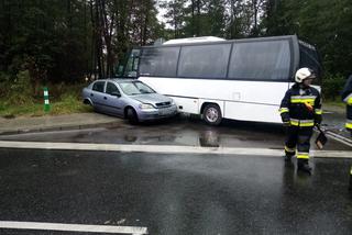 Nowe Żukowice. Kierowca busa wymusił pierwszeństwo. Przewoził dzieci 