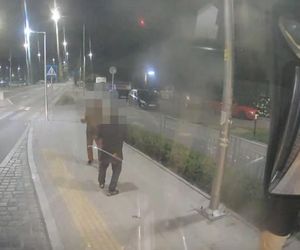Wrocław. Kierowca autobusu wyciągnięty siłą z pojazdu. 25-letni Ukrainiec próbował go pobić