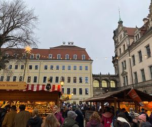 Najstarszy jarmark bożonarodzeniowy w Niemczech. Drezno zachwyca turystów z całego świata 