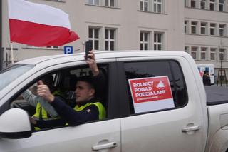 „Zielony Ład=Głód”, „Mleko nie jest z Biedronki”. Te hasła pojawiły się na proteście rolników w Olsztynie