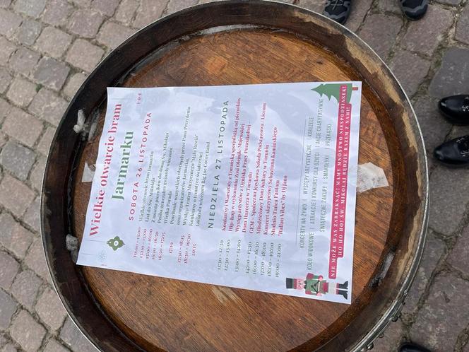 Toruński Jarmark Bożonarodzeniowy i kolorowa parada z udziałem św. Mikołaja. Tak wyglądają atrakcje