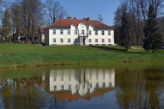 To jedno z najmniejszych małopolskich miast. Stało się sławne w czasie potopu szwedzkiego