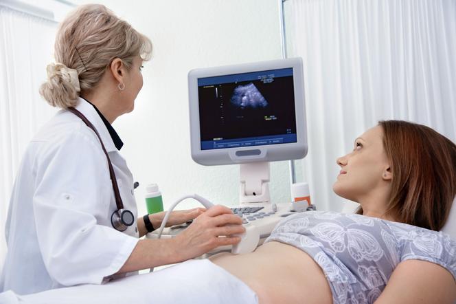 Krwawienie w ciąży: przyczyny krwawień w pierwszej połowie ciąży