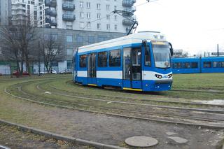 Kraków: Piesza wtargnęła przed tramwaj na Krowodrzy. Kontrolerka biletów z obrażeniami