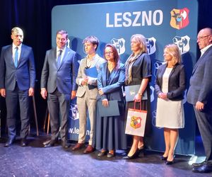 Wręczono Leszczyńskie Laury Oświaty. Zdolnym uczniom ze szkół w Lesznie