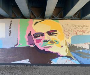 Nowy mural w Bydgoszczy. Stanisław Tym upamiętniony w przestrzeni miejskiej