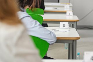 Egzamin ósmoklasisty angielski 2025 NA ŻYWO. Mamy arkusz CKE, temat maila i reakcje! [ZAPIS RELACJI]