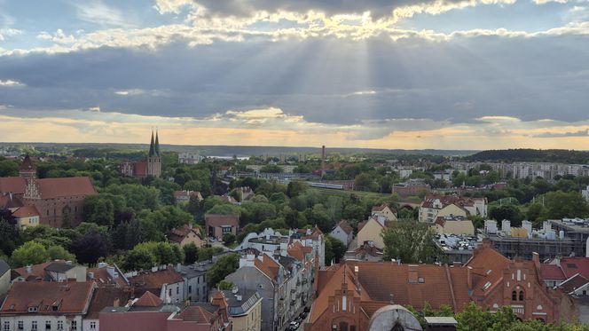 Olsztyn z lotu ptaka. Tak wygląda miasto z wieży ratuszowej