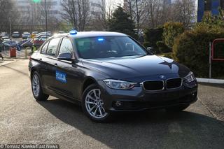 Policyjne BMW wciąż lądują na lawetach! Pech czy brawura funkcjonariuszy?