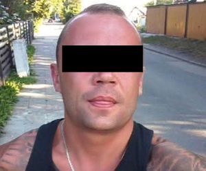 Horror na imprezie. Krystian został znienacka skatowany. Bandzior skakał mu po głowie