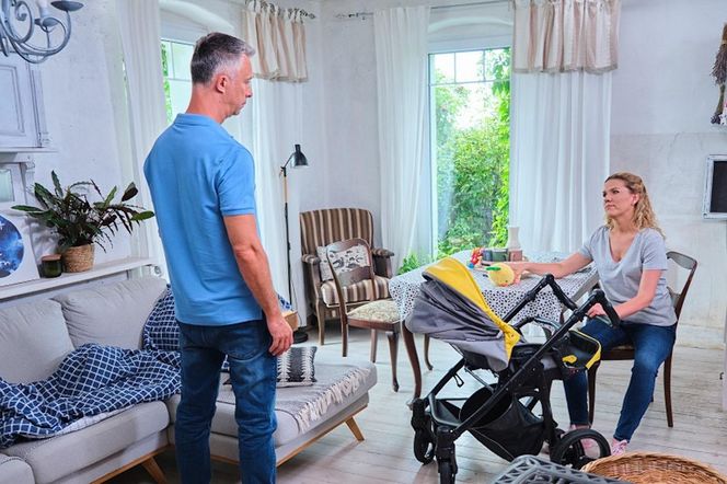 Pierwsza miłość, odcinek 4086: Artur (Łukasz Płoszajski), Dorota (Magdalena Wróbel)