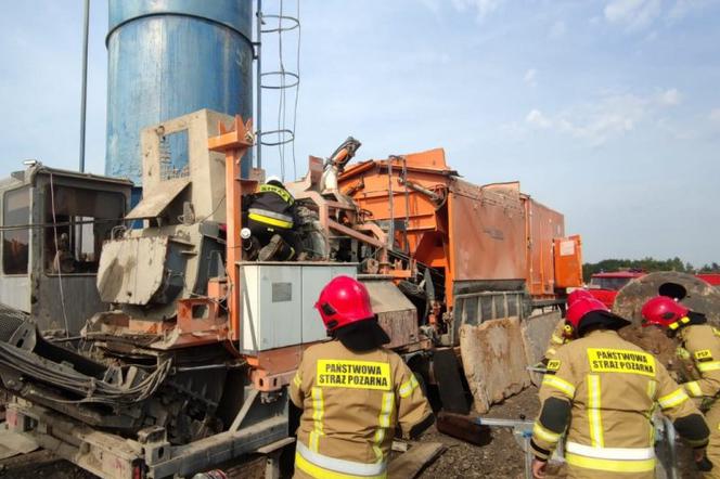 Makabryczny wypadek pod Nidzicą! 52-latek wciągnięty do mieszalnika