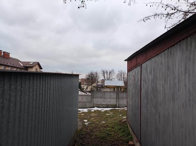 Zwłoki kobiety znalezione przy domu zakonnym. Siostry czuły fetor, szokujące zeznania sąsiadki