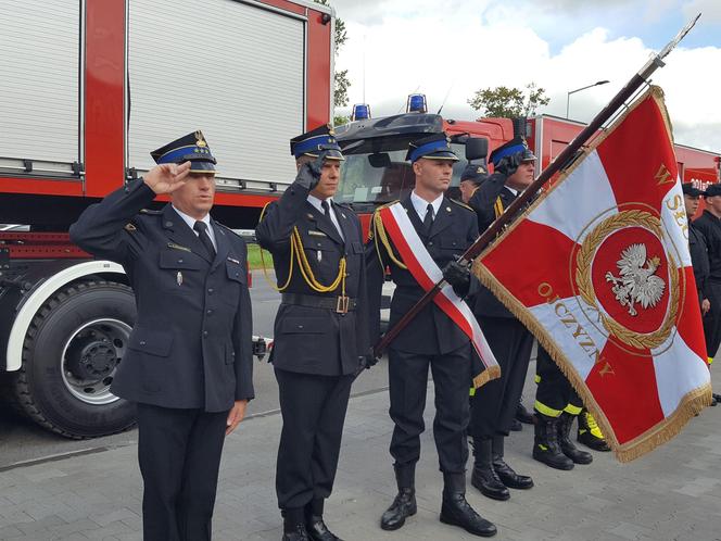 Strażacy z Leszna mają nowy wóz ratowniczo-gaśniczy 