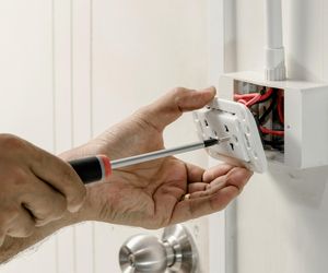 QUIZ. Co wiesz o elektryce w twoim domu? Czy jesteś bezpieczny? Sprawdź się!