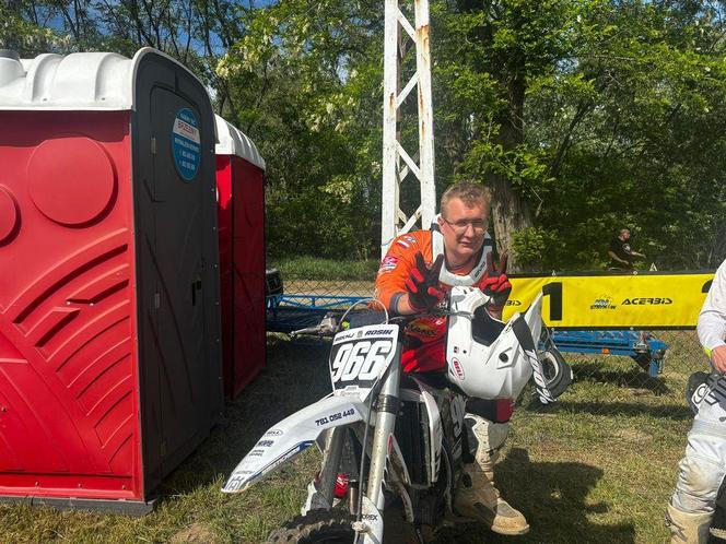 Ostre ściganie na torze w Strykowie. Inauguracja Pucharu Polski z udziałem Motocrossu Zaborowo z Leszna