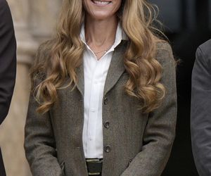 Nowa fryzura księżnej Kate! Te jasne loki zachwycają