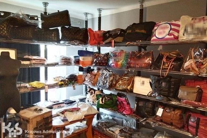 Bydgoszcz. KAS zatrzymała handlarzy podróbkami! Wartość towaru szokuje [ZDJĘCIA]