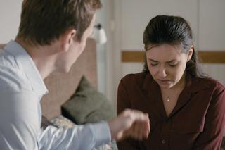 Na dobre i na złe odc. 889. Olena Kosenko (Tetiana Malkova), Michał Wilczewski (Mateusz Janicki)