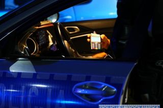 Organizowali nocne wyścigi samochodowe we Wrocławiu. Łączna kwota mandatów to ponad 66 tysięcy zł!