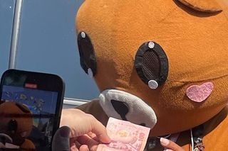 Quebonafide z nową partnerką na wakacjach. Tak wypoczywają w Kambodży 