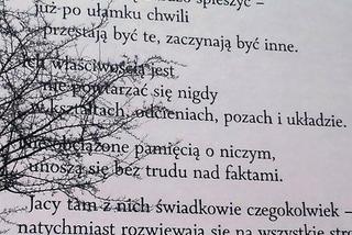 Kamienica z wierszem Szymborskiej na placu Kolegiackim