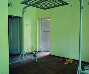 Opuszczony szpital rehabilitacyjny dla dzieci w Wielkopolsce [GALERIA]