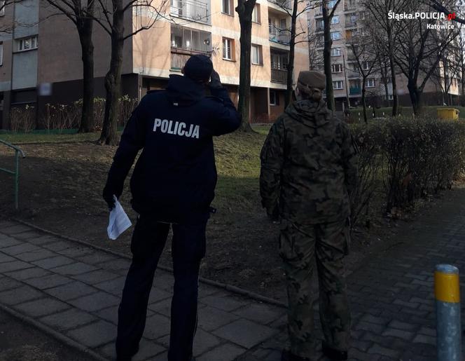 Śląskie: Policjanci i żołnierze kontrolują osoby przebywające na kwarantannie [ZDJĘCIA]