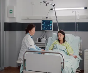 Afera w szpitalu Ujastek. W routerze oraz w zegarkach były zamontowane kamery