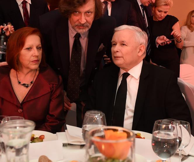 Jarosław Kaczyński. Pod choinkę dostanie skrzynkę wina