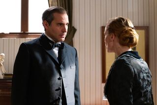 La Promesa: Romulo próbuje namówić markiza na przywrócenie Lope na stanowisko kucharza