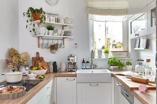 Pomysłowe triki do małej kuchni – przemyślany układ