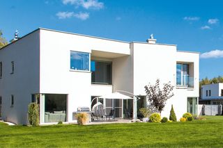 Bryła i wnętrza domu o nietypowej formie