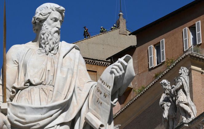 Przygotowania do konklawe 2025 w Kaplicy Sykstyńskiej