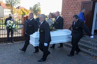 Pogrzeb Dawida Ozdoby. Tajemnicza data na krzyżu. O co chodzi?