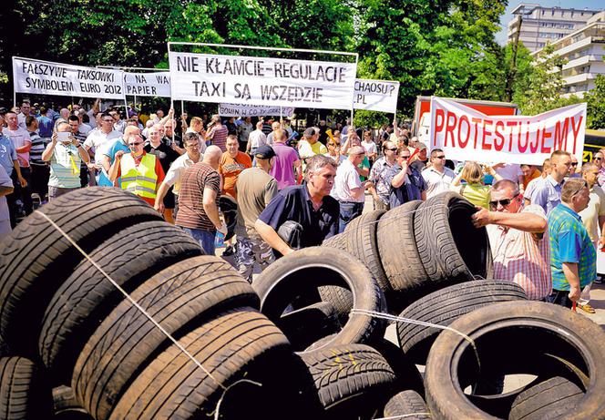 Strajki paraliżują Polskę