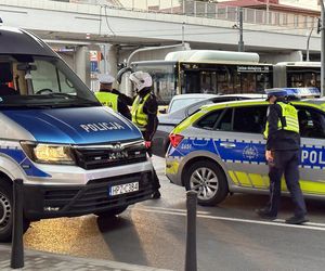 Potrącił pieszego i uciekł. W akcji śmigłowiec LPR, policja szuka sprawcy