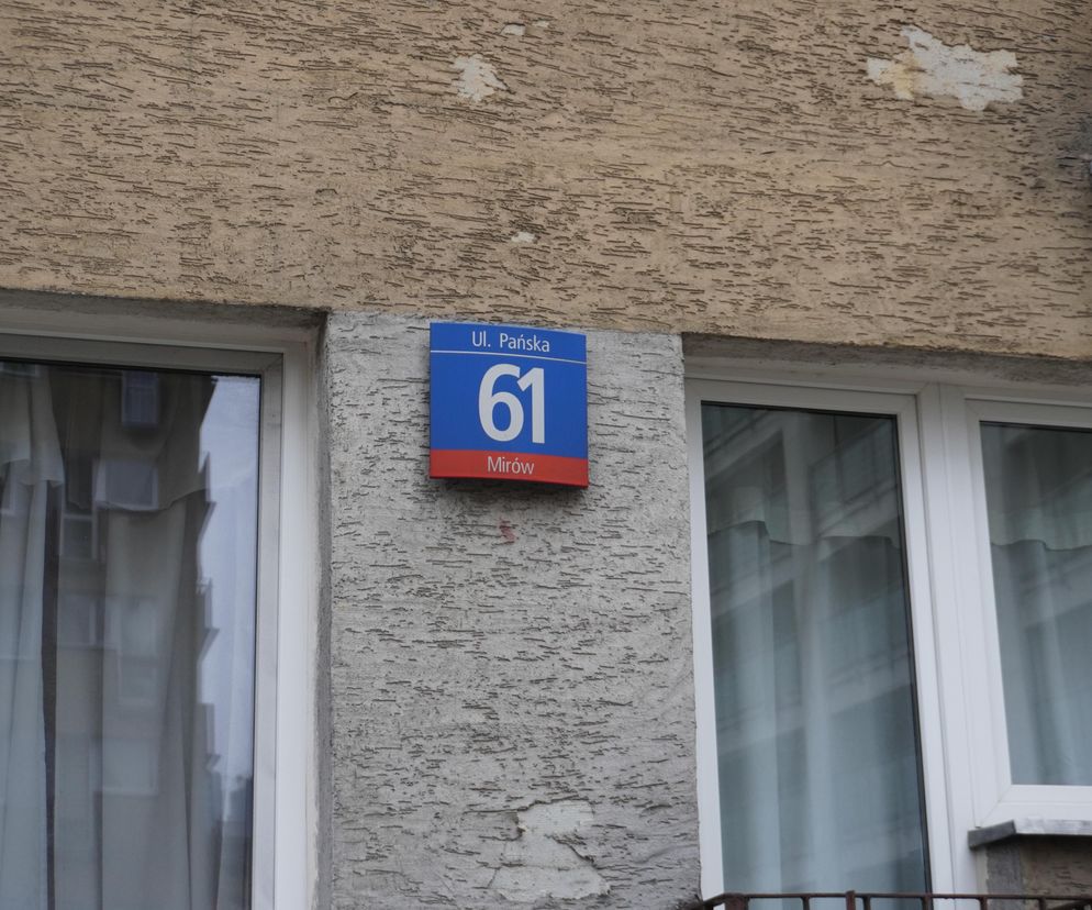 Blok najsłynniejszego 40-latka w Warszawie. To tu mieszkała rodzina Karwowskich