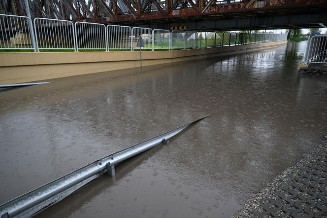 Potężne burze nad Podkarpaciem. Grad, wicher i potoki deszczu, jak w środku lata!