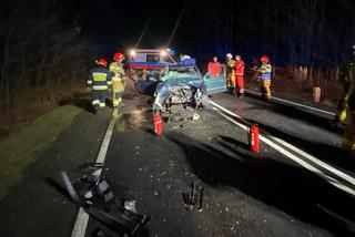 Groźny wypadek pod Gorzowem. Skoda wbiła się w ciągnik leśny