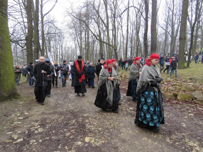 Misterium Męki Pańskiej na kalwaryjskim wzgórzu w Piekarach Śląskich