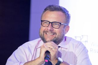 Adrian Klarenbach zamieszany w aferę Collegium Humanum?! Zabrał głos na antenie