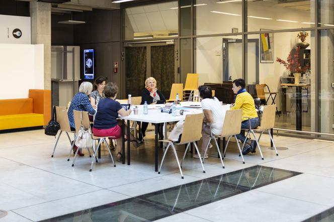 Seniorzy projektują mural