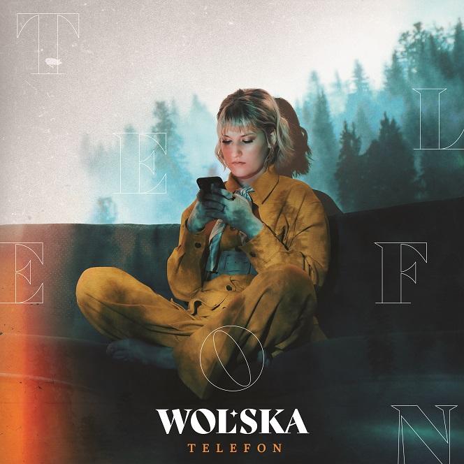 WOLSKA porusza ważny temat w piosence Telefon. Kim jest młoda wokalistka?